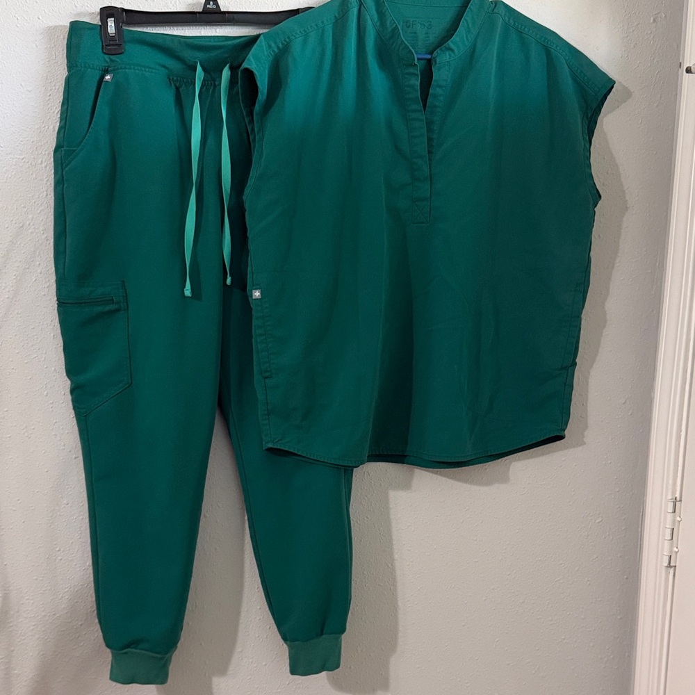 Figs Women's Green Top